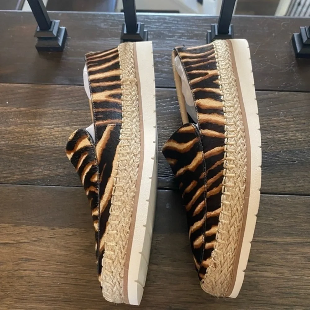 Kenneth Cole Calf Hair Tan Brown Zebra Print Jaxx Loafers NIB Retail $120 FIRM